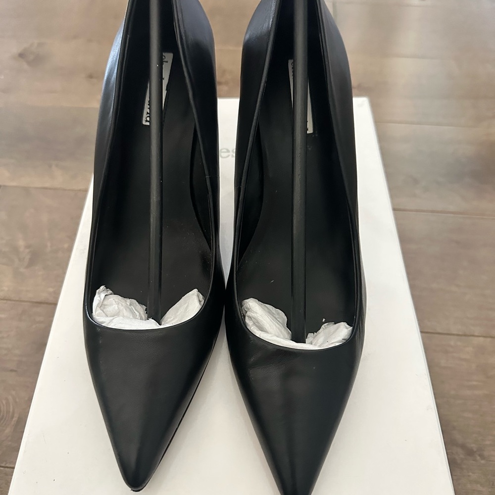 Charles David Luisa Black Heels 7.5